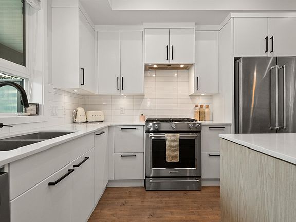 4th image of 45500 Campus Dr #41