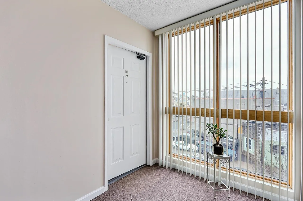 2 bed, 1150 sqft, $3,000 — Photo 3