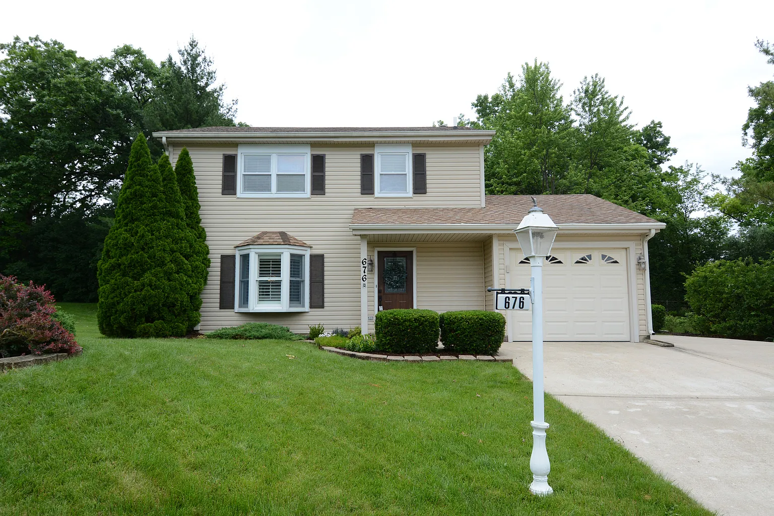 676 Raintree Ct photo 1