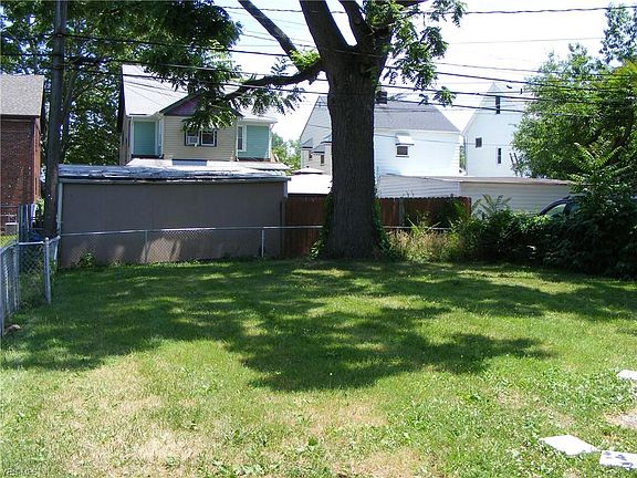 4th image of 4805 E 84th St