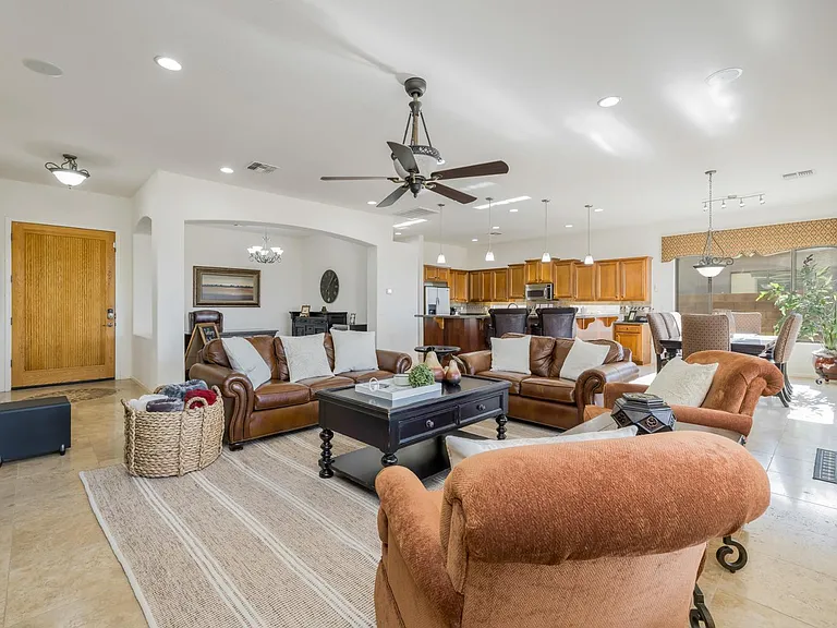 4176 E Clubview Dr — Photo 6