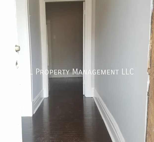 3116 Keokuk St #1F — Photo 4