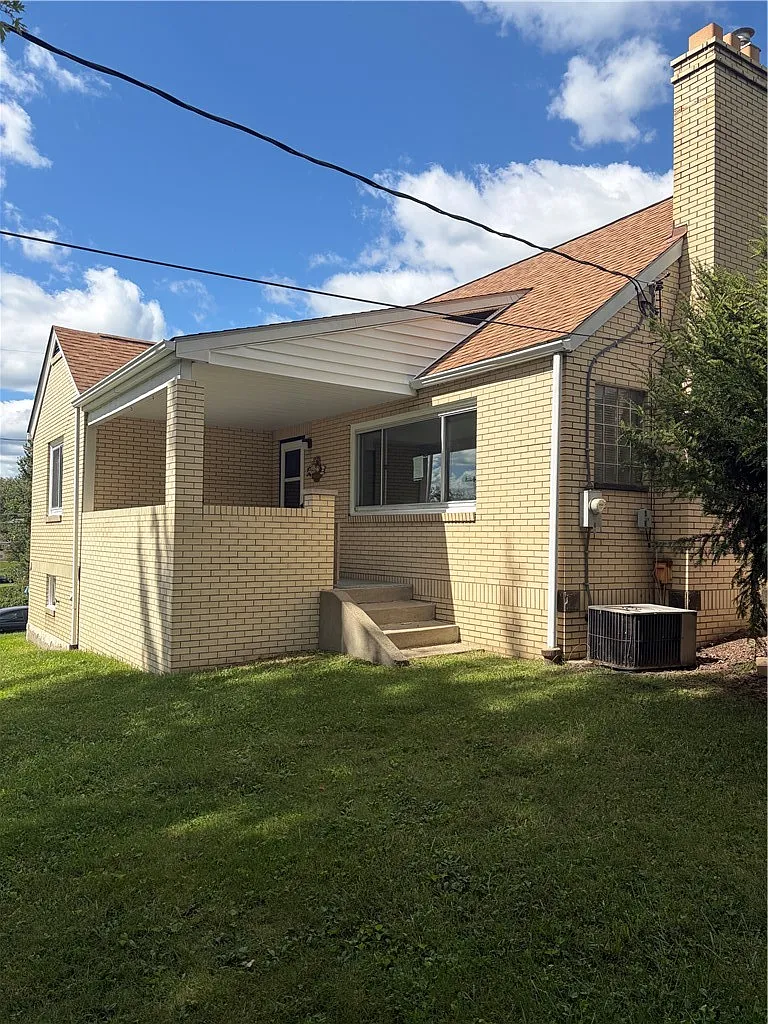 4 bed, 1864 sqft, $1,800 — Photo 1