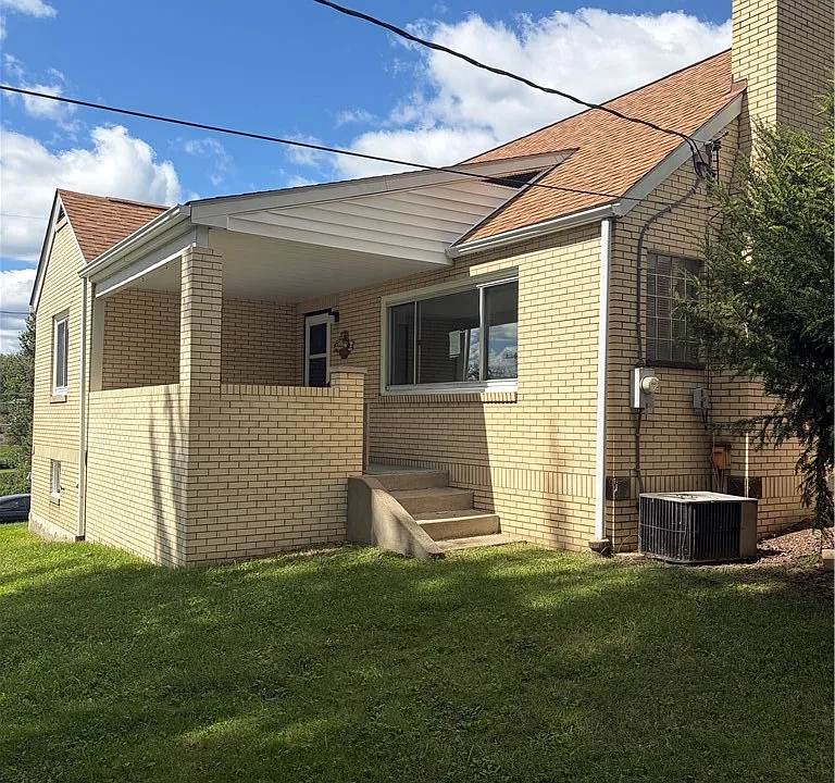 306 Valley Dr