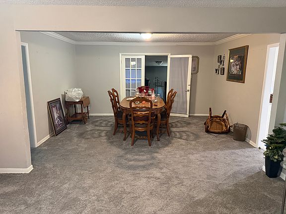 2nd image of 1213 Valley View Ct