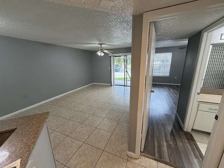 1956 Lake Atriums Cir — Photo 6