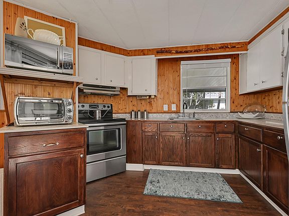 3rd image of 8001 SE Skylark Ave