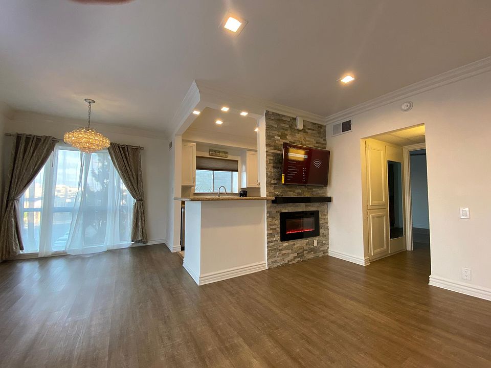 1st image of 1115 S Elm Dr APT 302