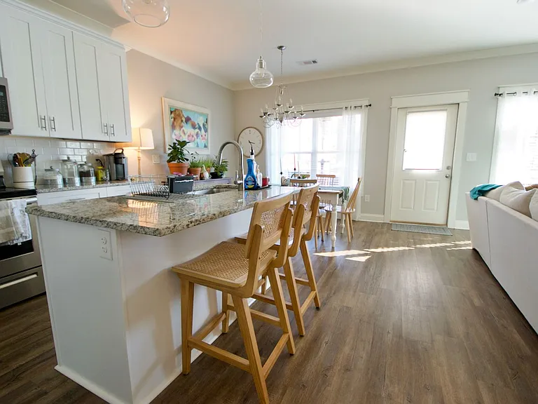 1408 Gatewood Pl — Photo 3