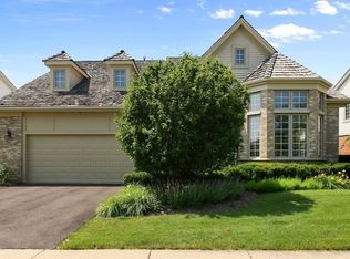 1916 Wyndham Cir, Glenview, IL 60025