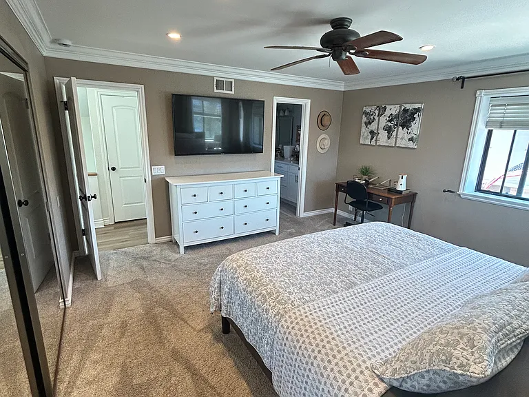 348 Sydney Ln — Photo 14