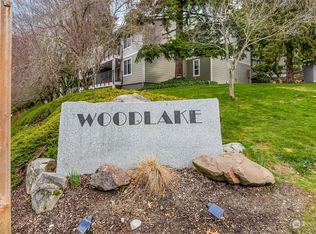 3260 80th Ave SE APT 4, Mercer Island, WA 98040