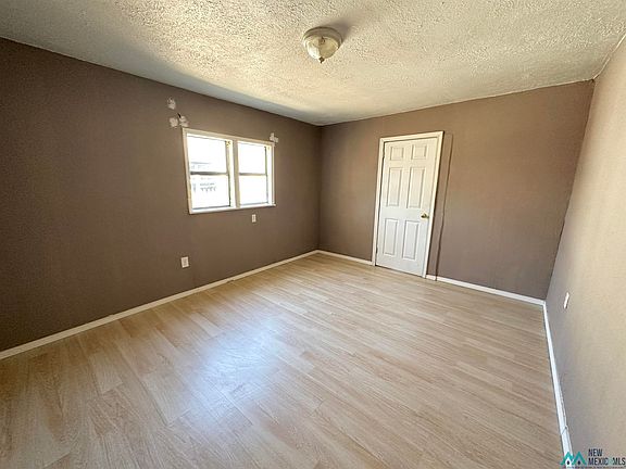 3rd image of 908 West St