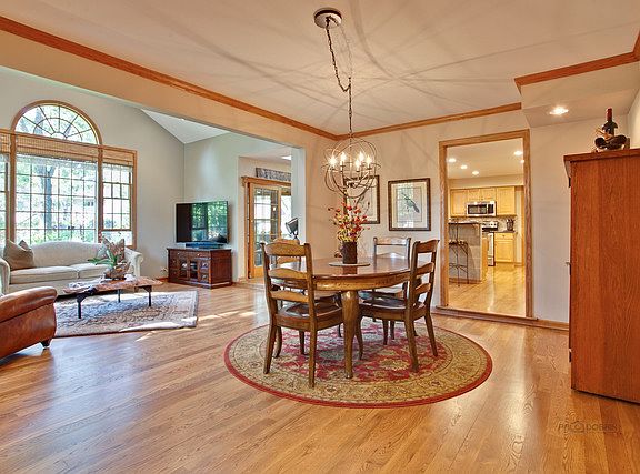 5th image of 170 E Cedarwood Ct
