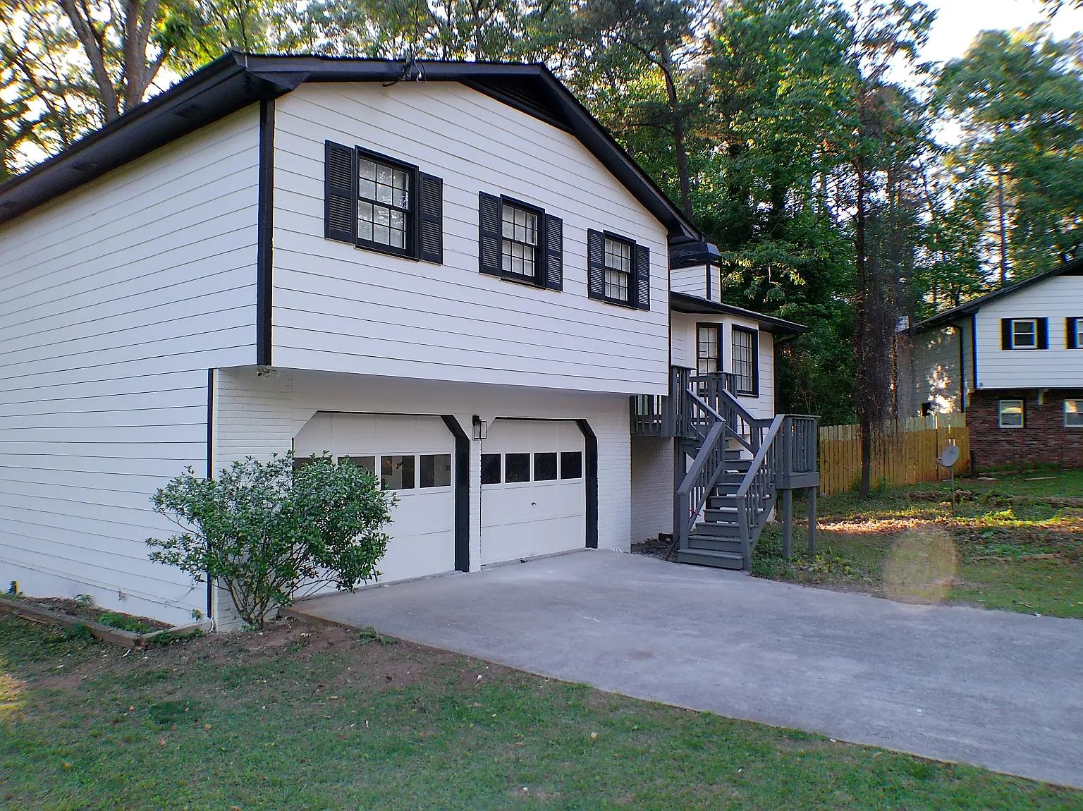 5 bed, 2740 sqft, $2,650 — Photo 2