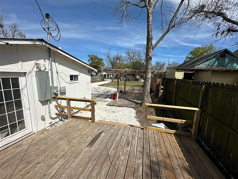 4109 Edison St — Photo 5