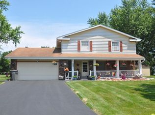 W133S6824 Bristlecone Ct, Muskego, WI 53150