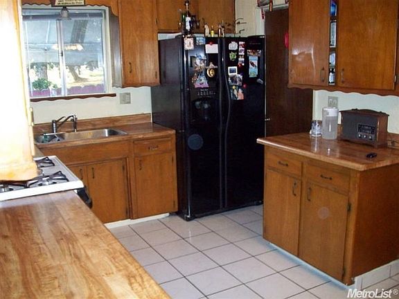 4th image of 1041 C St