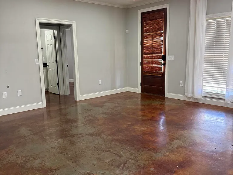 107 Millhouse Dr — Photo 2