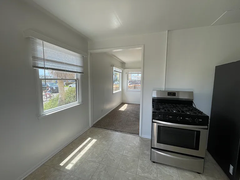900 S Myers St #A — Photo 10