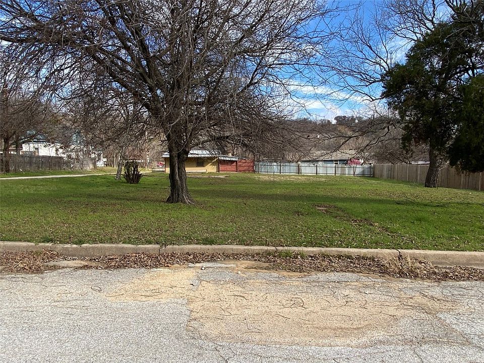 1st image of 514 NE 6th Ave