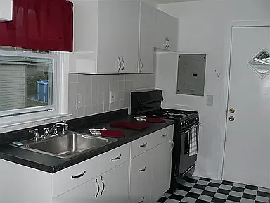 Continental Ave — Photo 2