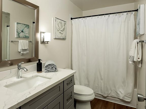 5th image of 940 Kiely Blvd Unit I