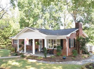 150 25th Ave NW, Hickory, NC 28601