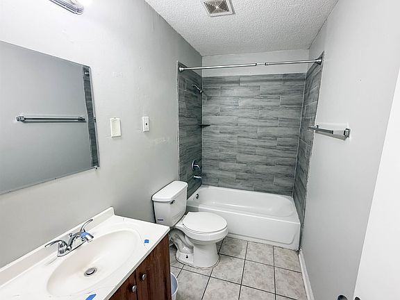4th image of 5104 Christopher Ave