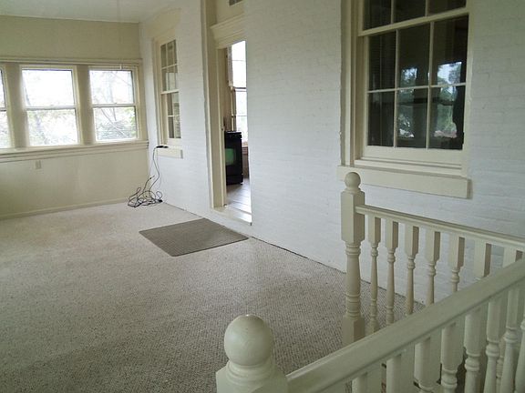 2nd image of 1116 Columbia St