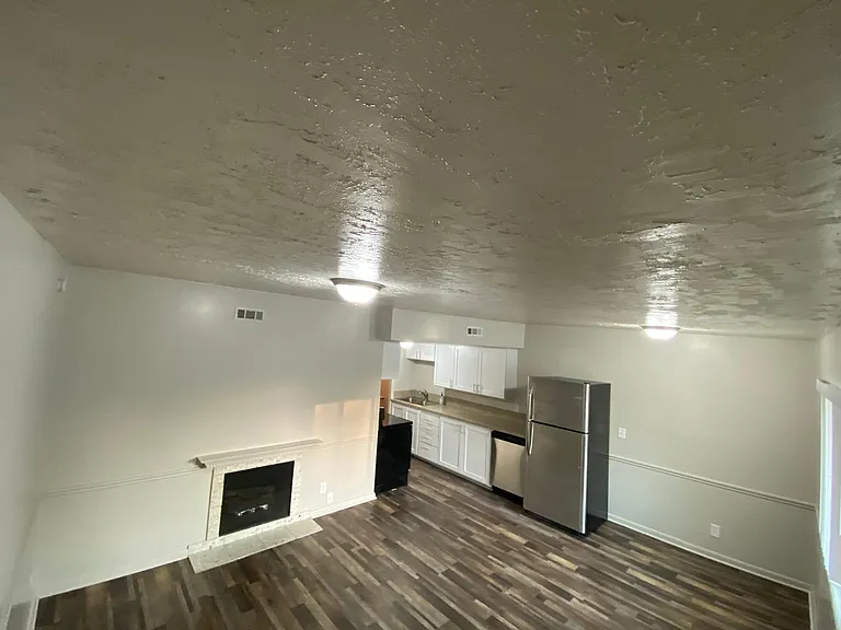 8833 S 360 E — Photo 2