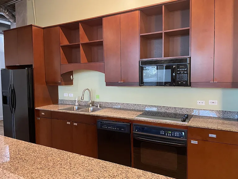 1401 Calumet St #300 — Photo 8