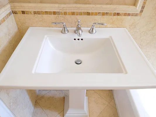 Sold by Renetta Real Estate | media 27