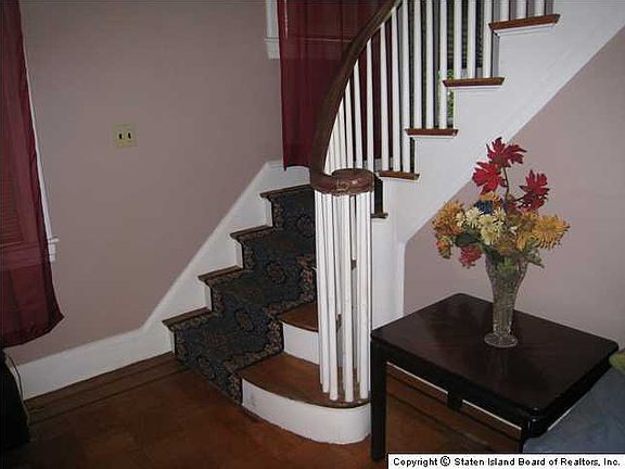2nd image of 251 Saint Pauls Ave