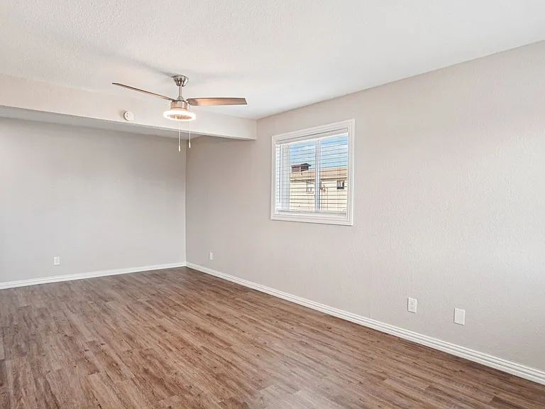 Loft on Louise — Photo 18