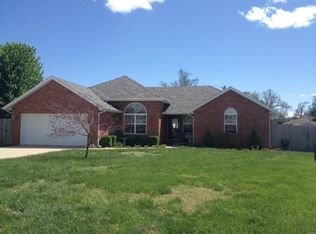 408 Tripper Ct, Mount Vernon, MO 65712
