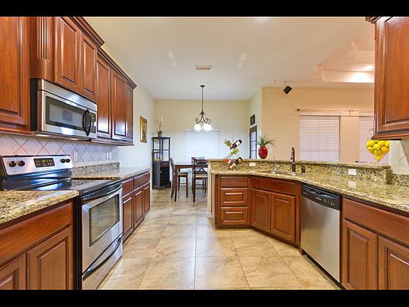 4th image of 2806 Elsworth Ln