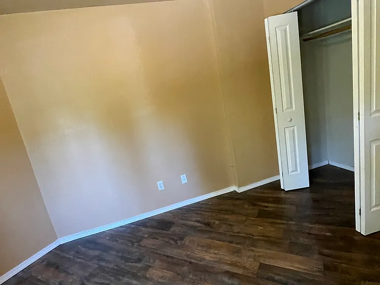 9090 Ravenna Ave NE #101 — Photo 11
