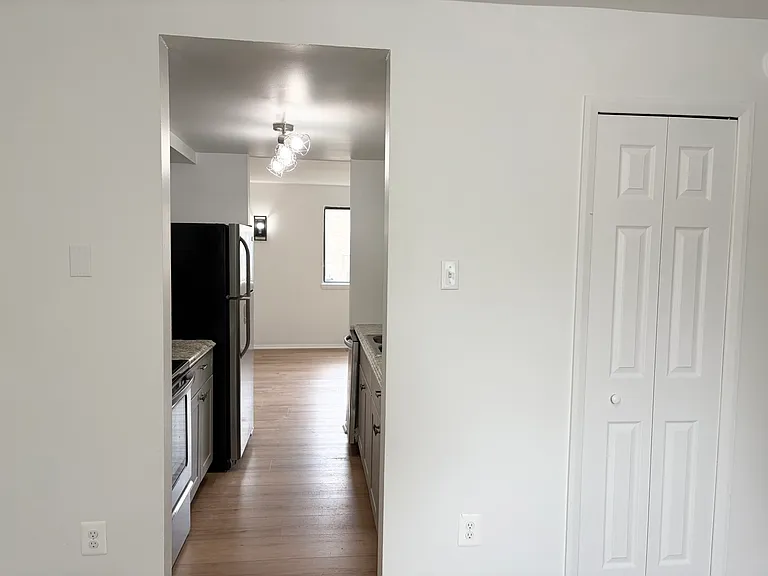7038 Knighthood Ln — Photo 6