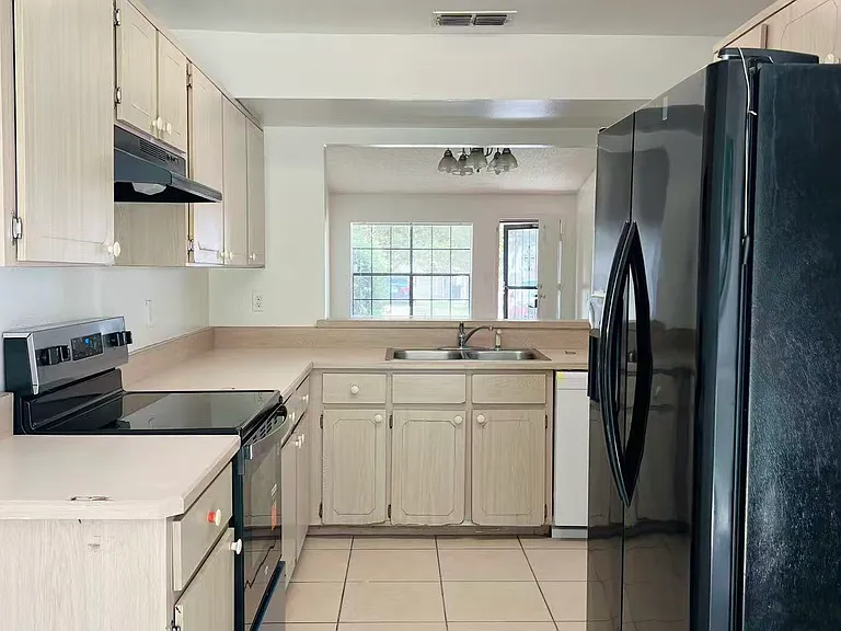 234 Lovell Ln — Photo 10