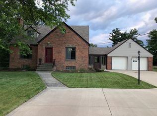 407 Sprague Rd, Seven Hills, OH 44131