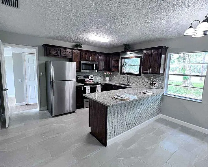 2410 S Brocksmith Rd — Photo 10