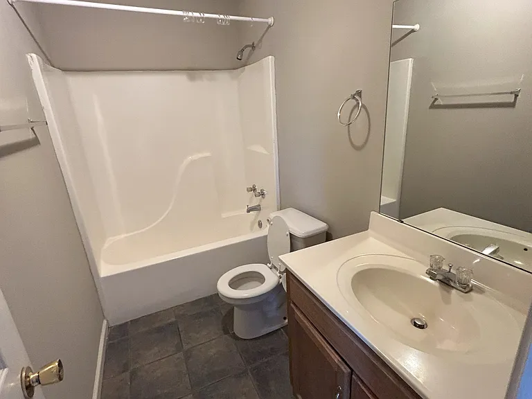 108 Creekwood Dr — Photo 8