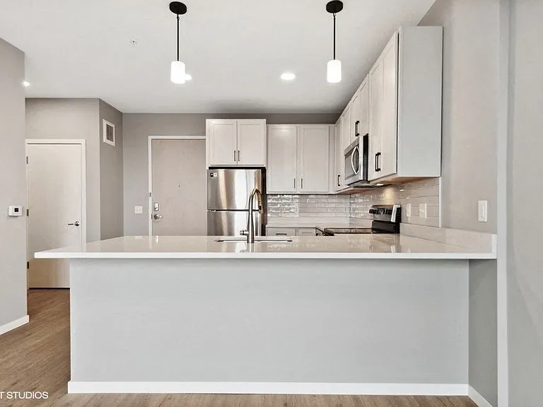 Lago Apartments — Photo 186