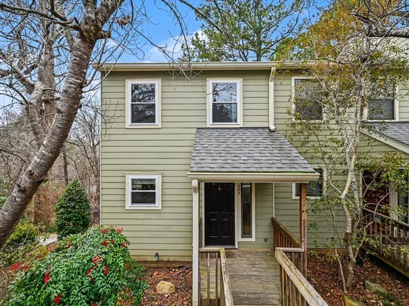 304 Cedarwood Ln, Carrboro, NC 27510