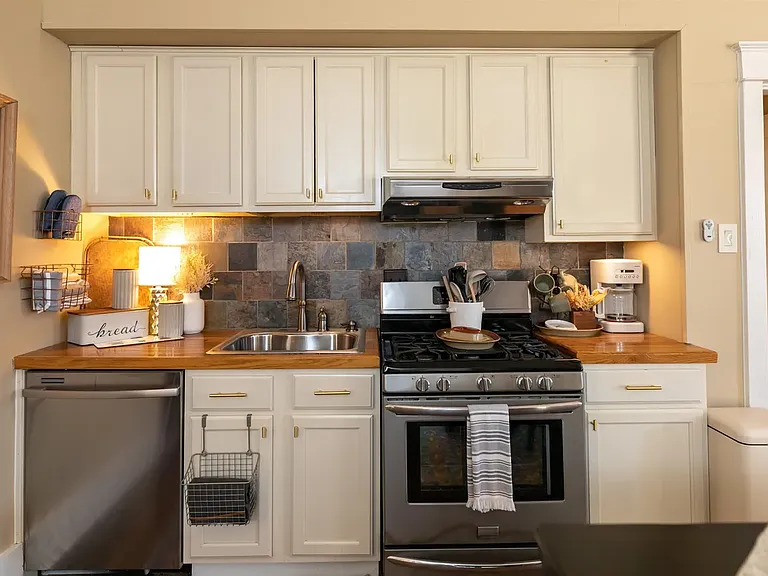 90 N Cooper St #1 — Photo 8