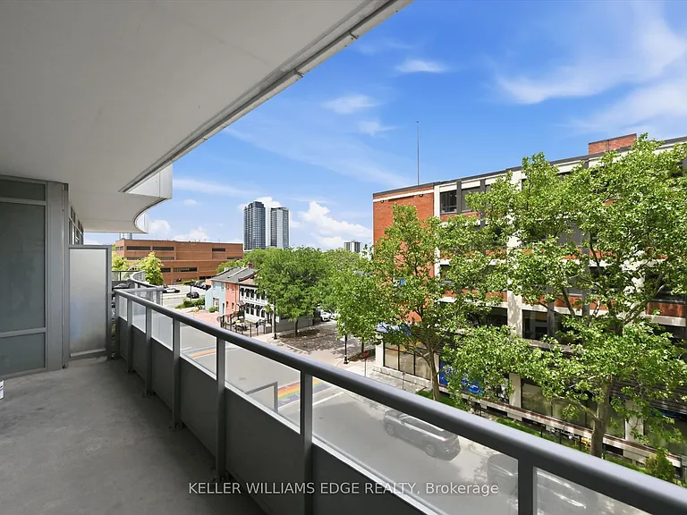 212 King William St E #418 — Photo 15