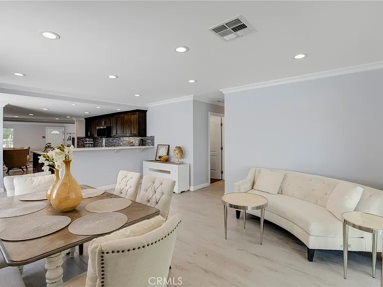 6823 Matilija Ave — Photo 11