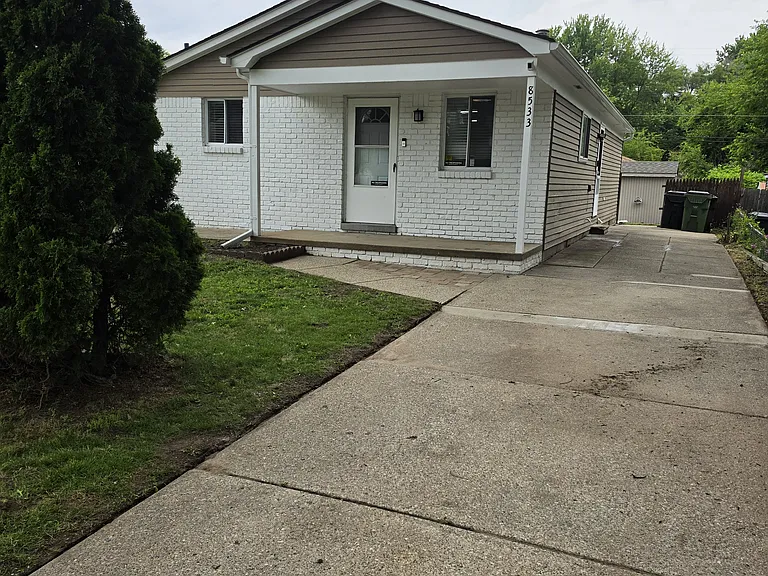 8533 Nancy Ave — Photo 1