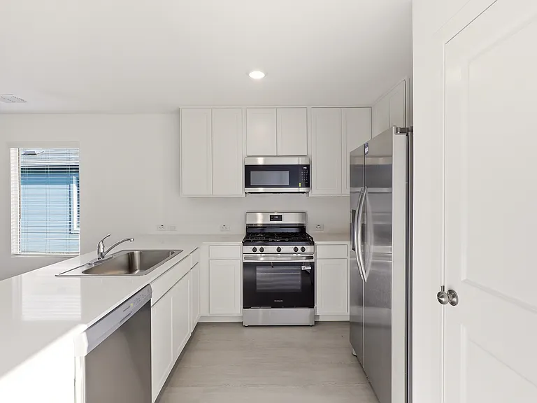 3161 Campeiro Ave — Photo 7